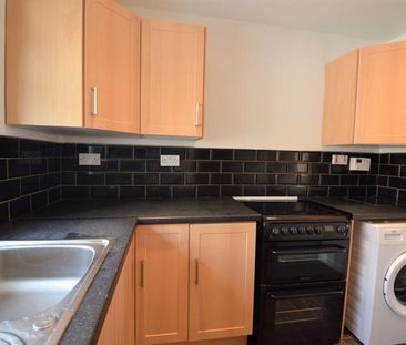 2 bedroom flat to rent - Photo 6