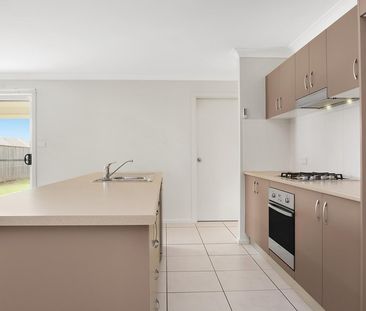 10 Shoveler Street, Aberglasslyn NSW 2320 - House For Rent | Domain - Photo 4