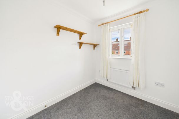 Bromedale Avenue, Mulbarton, Norwich - Photo 1