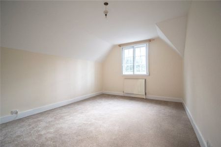 A uniquely positioned 4 bedroom detached house to rent set within the grounds of the Wandlebury Estate. OCH. Unfurnished. - Photo 3