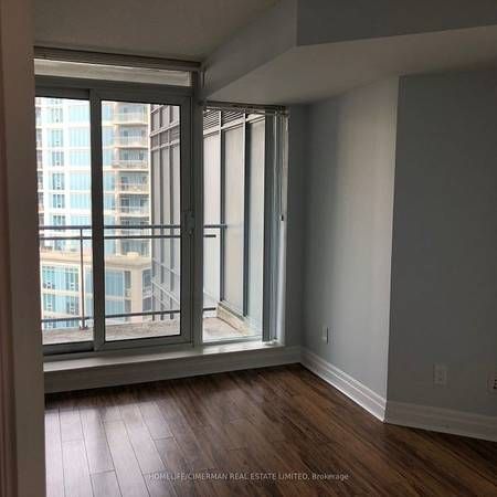 Parklawn/Lakeshore Beautiful 1Bdrm Lake View Walk In Closet 1Parking - Photo 4