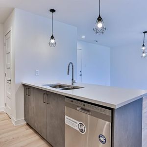1 MOIS GRATUIT - SAINT-CHARLES-BORROMÉE - APPARTEMENT 4½ À LOUER - Photo 3