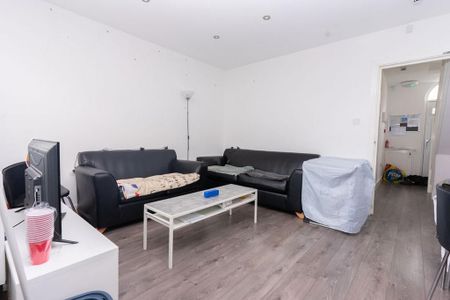 5 bedroom terraced house to rent - Photo 5