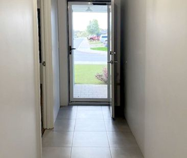 Modern Living - Photo 2