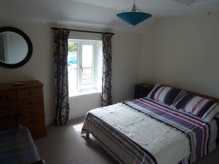 3 bedroom terraced house to rent - Photo 3