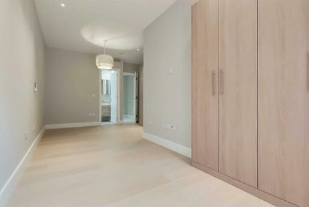 3 Bedroom Apartment To Let - Photo 4