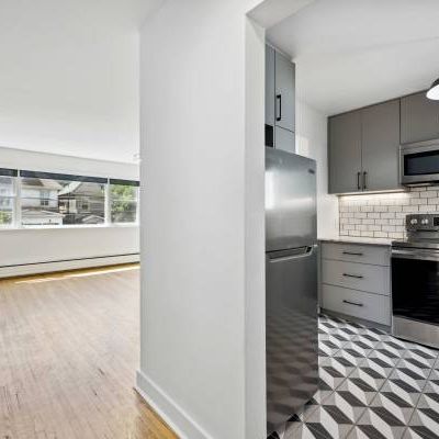 QUEEN ST WEST 2 BDR + LIVING ROOM APARTMENT FOR RENT - Photo 1