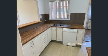 Three bedroom home - Photo 2