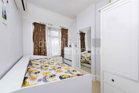 4 bedroom semi-detached house to rent - Photo 5