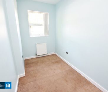 Thurstonville, Old Lane, Beeston, West Yorkshire, LS11 - Photo 6
