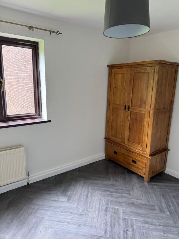 2 Bed Flat, Castlebar Road, W5 - Photo 2