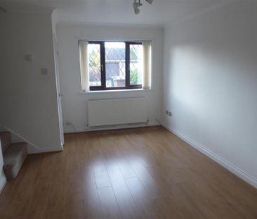2 bedroom terraced house to rent - Photo 2
