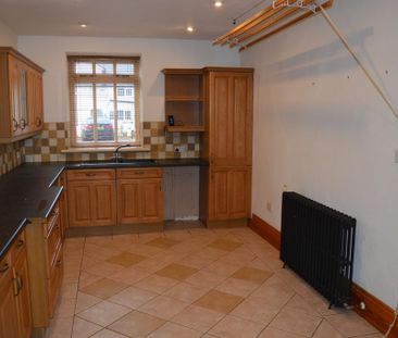 3 bedroom character property to rent - Photo 4