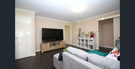 SPACIOUS FAMILY HOME - Photo 2