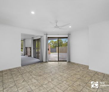 Huge Expansive Gem of a Home in Alexandra Hills - Photo 4