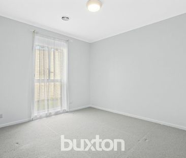 CHARMING & UNIQUE STAND ALONE HOME - Water usage included in rent! - Photo 4