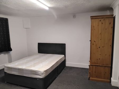 Room in a Shared Flat, Lansdowne Place, BN3 - Photo 3