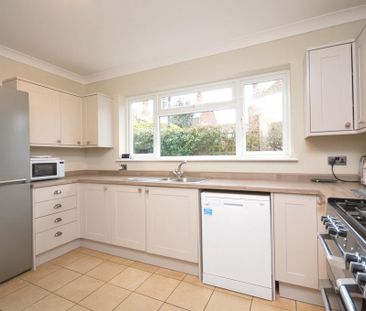 5 bedroom semi-detached house to rent - Photo 4