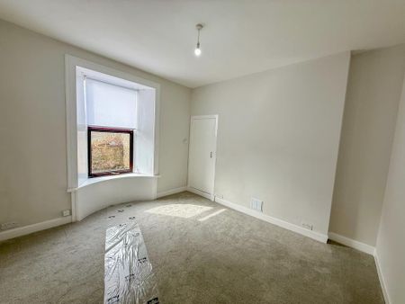 2 bedroom ground floor flat to rent - Photo 5