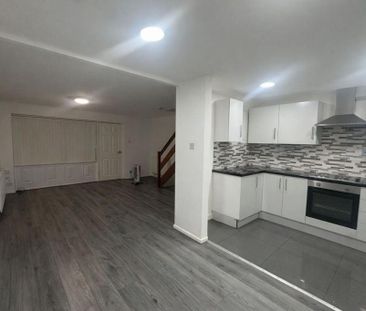 2 bedroom detached house to rent - Photo 4