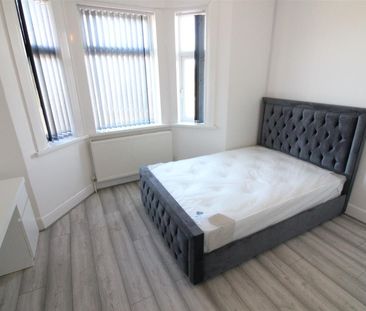Uxbridge Road, Hayes - Photo 2