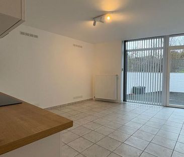 Appartement te huur in Marche-en-Famenne voor € 620 met 1 slaapkamer - Photo 1