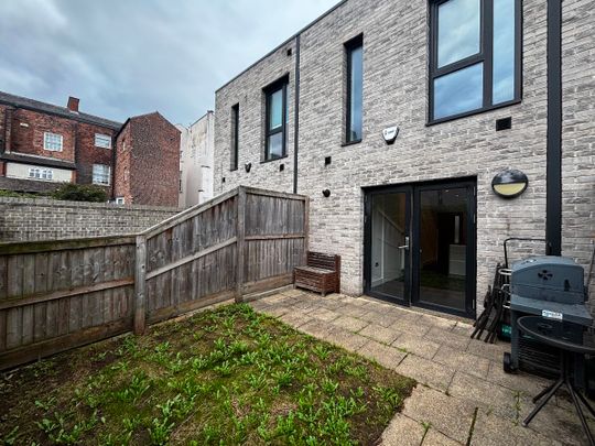 Cleminson Street, Salford - Photo 1