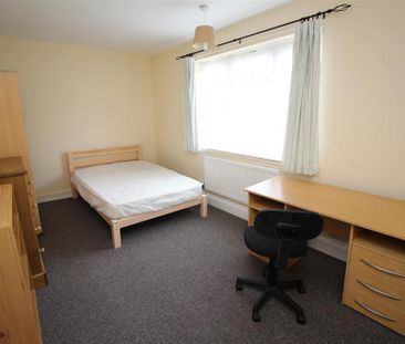 3 bedroom flat to rent - Photo 3