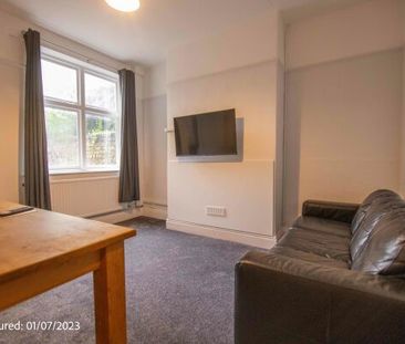 84 Lawrence Street - Photo 2