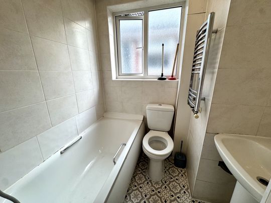 Willow Tree Lane, Greater London, UB4 - Photo 1