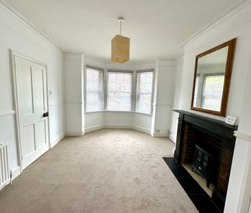 Spacious Ground Floor 2 Bedroom Maisonette with Garden and Parking to Let in Burnham - Photo 4