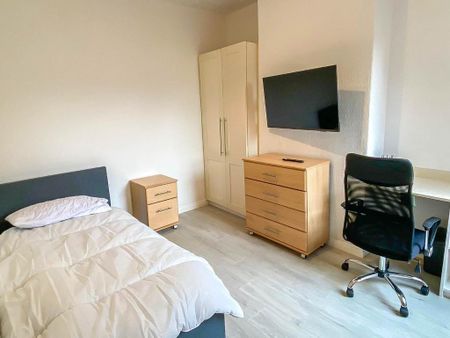 4 bedroom terraced house to rent - Photo 4