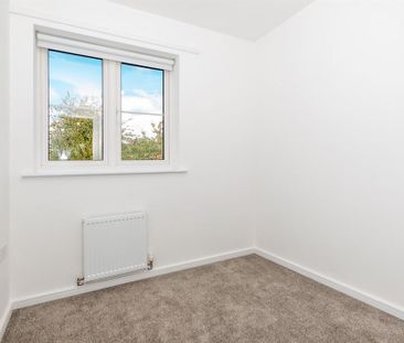 3 bedroom end of terrace house to rent - Photo 1