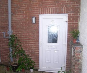 2 bedroom terraced house to rent - Photo 6