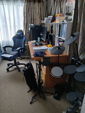 Charming 3BR 2BTHR Hillcrest Haven w/Sunroom - Photo 4