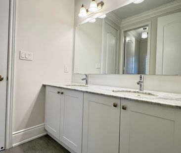 For Lease - 10 Ken Sinclair Crescent, Aurora, Ontario - Photo 6