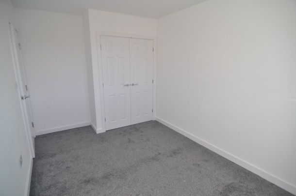 2 bed Apartment - To Let - Photo 1