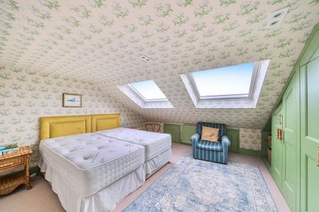 4 bedroom semi-detached house to rent - Photo 5