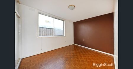 Stylish & Convenient Ground Floor Living - Photo 3