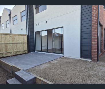 16 Radius Walk, Donnybrook, Vic 3064 - Photo 5
