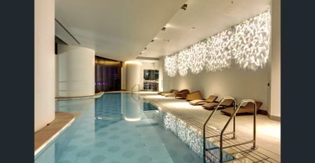 Semi-furnished 2-bedroom apartment with Riverview and access to carpark - Photo 3