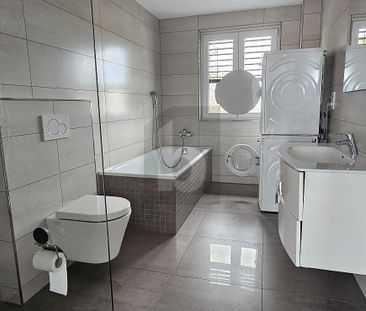 LUMINOUS WITH A BEAUTIFUL TERRACE - Photo 3