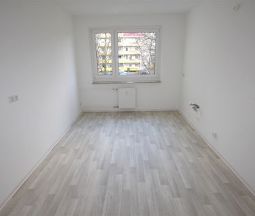 Neugestaltete, geräumige 2-Raum-Wohnung mit großem Bad - Foto 1