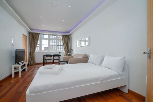 54 Lancaster Mews, London W2 3QQ, UK, London - Photo 1