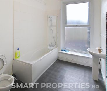 Market Street, Milnsbridge, Huddersfield - Photo 1