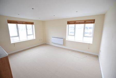 2 Bed Flat, Branagh Court, RG30 - Photo 2