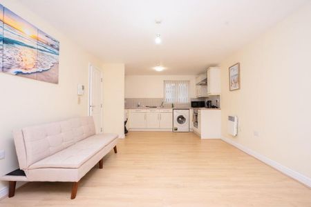 2 bedroom apartment to rent - Photo 2