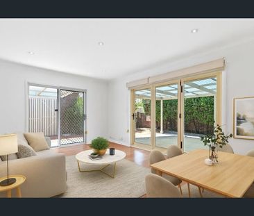 Comfortable Family Living Just Moments from Seaford Beach - Photo 2