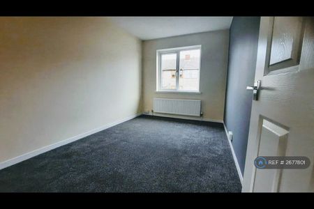 4 bedroom terraced house to rent - Photo 2