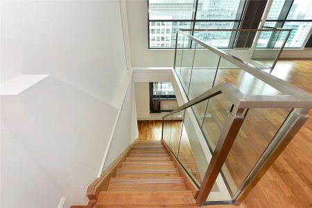 2 bedroom flat in 3 South Quay Square - Photo 5